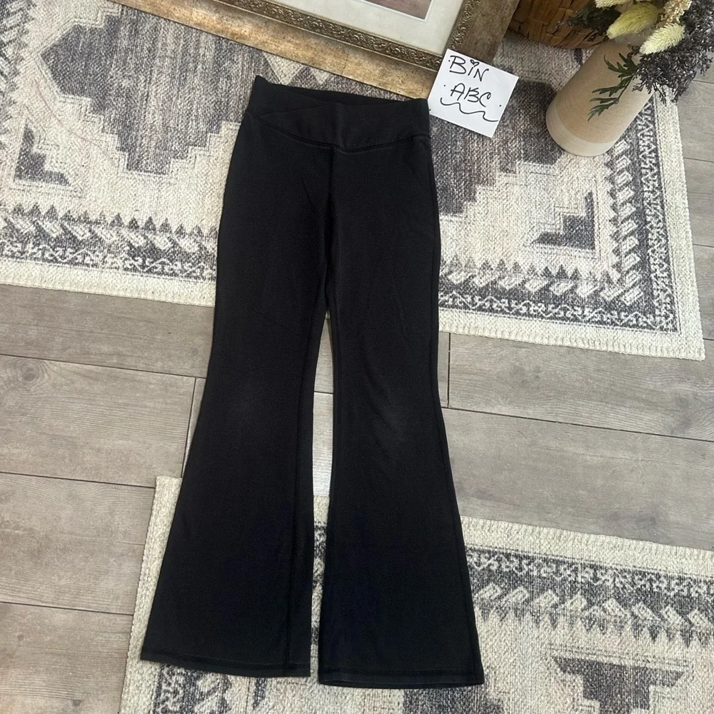 Old Navy Active Girls Black High Rise Flare Pants Size large Go Dry High Rise